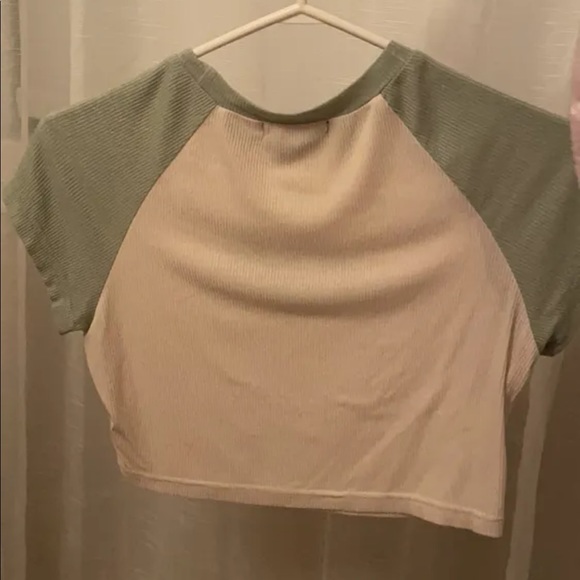 Crop top - Picture 4 of 4